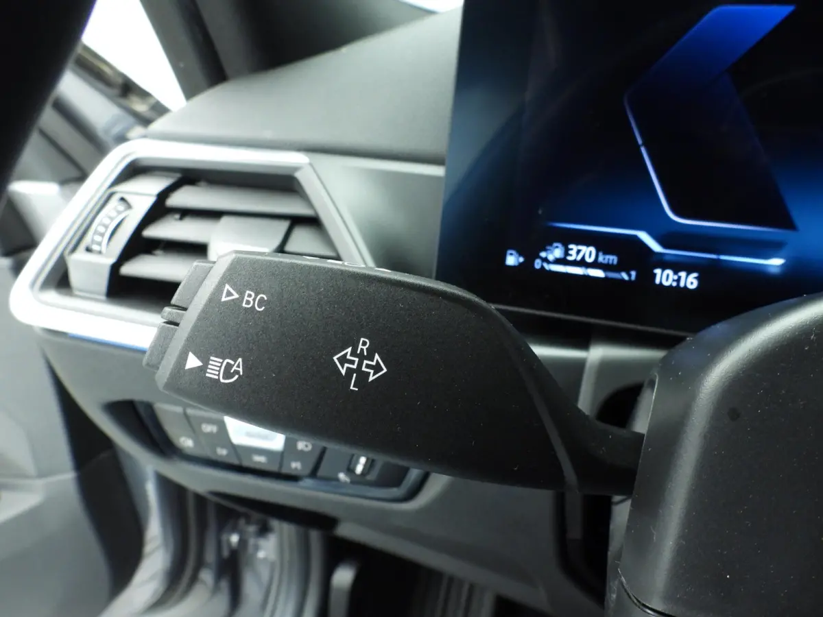 320e | M-Sportpakket | LED | Navigatie | Sportstoelen | Lendensteunen | DAB | Hifi speakers | Alu 18 inch
