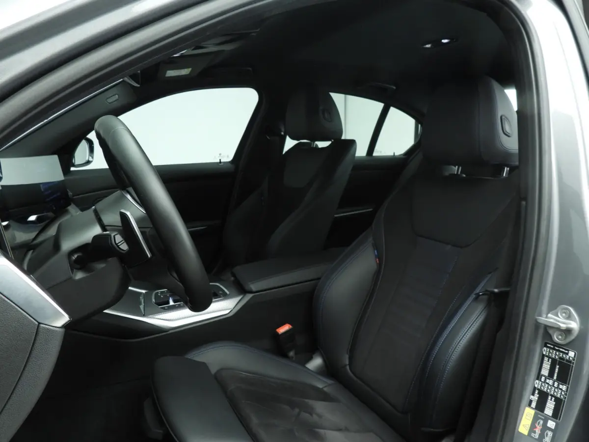 320e | M-Sportpakket | LED | Navigatie | Sportstoelen | Lendensteunen | DAB | Hifi speakers | Alu 18 inch