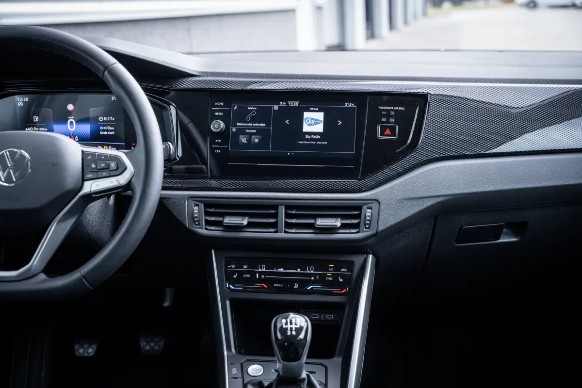 Life Edition | 'App-Connect' smartphone integratie | Airconditioning automatisch (Climatronic), 2-zone | Buitenspiegels elektrisch instel- verwarm- en inklapbaar