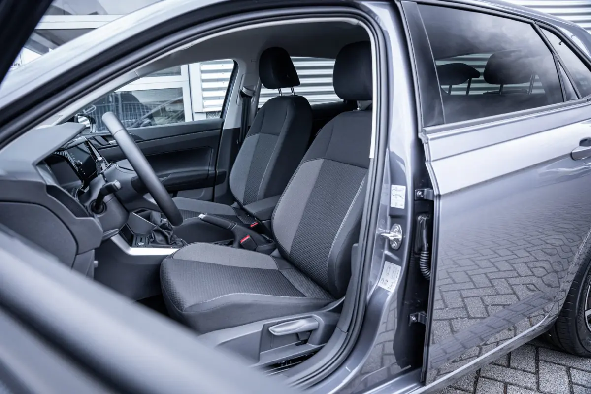 Life Edition | 'App-Connect' smartphone integratie | Airconditioning automatisch (Climatronic), 2-zone | Buitenspiegels elektrisch instel- verwarm- en inklapbaar
