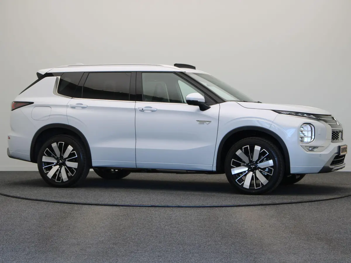 2.4 PHEV Instyle | Trekhaak | Stoelverwarming Voor en Achter | Elektrische Achterklep | Yamaha audio | Panoramadak | Stoelmassage |