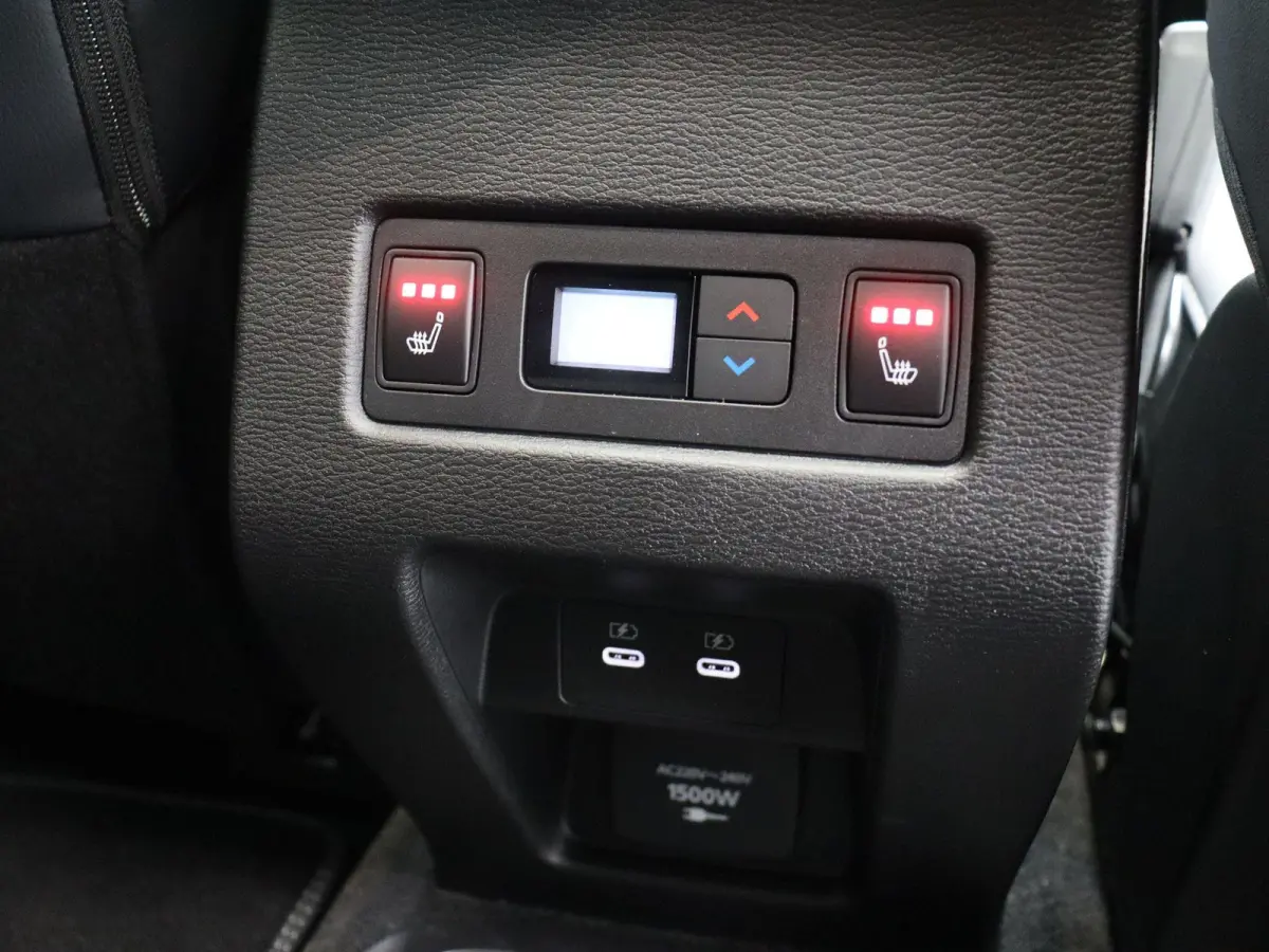 2.4 PHEV Instyle | Trekhaak | Stoelverwarming Voor en Achter | Elektrische Achterklep | Yamaha audio | Panoramadak | Stoelmassage |