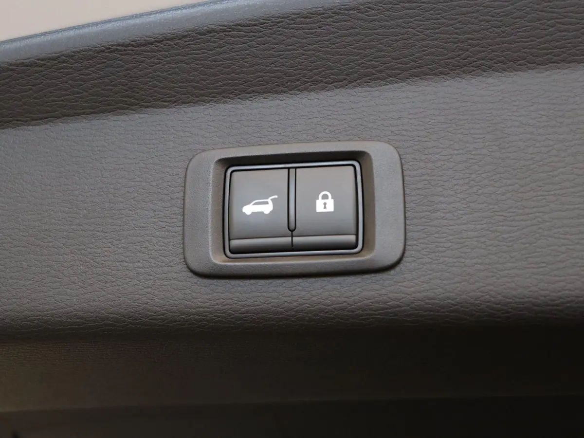 2.4 PHEV Instyle | Trekhaak | Stoelverwarming Voor en Achter | Elektrische Achterklep | Yamaha audio | Panoramadak | Stoelmassage |