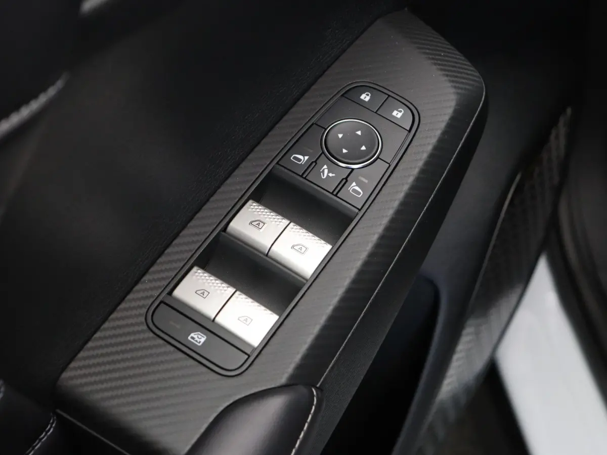 2.4 PHEV Instyle | Trekhaak | Stoelverwarming Voor en Achter | Elektrische Achterklep | Yamaha audio | Panoramadak | Stoelmassage |