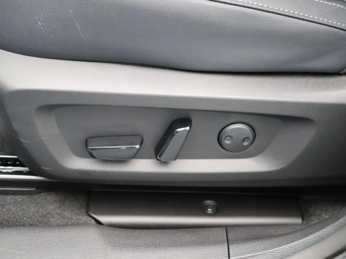 2.4 PHEV Instyle | Trekhaak | Stoelverwarming Voor en Achter | Elektrische Achterklep | Yamaha audio | Panoramadak | Stoelmassage |