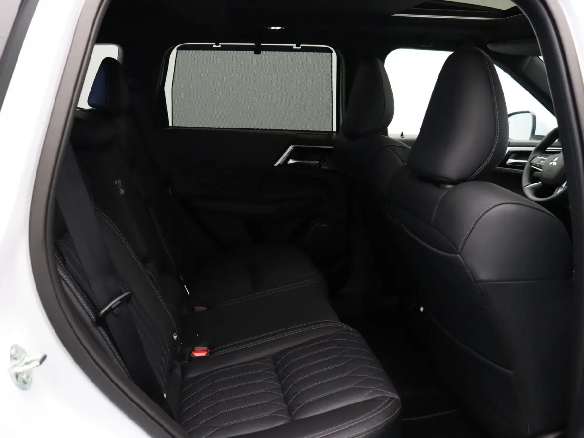 2.4 PHEV Instyle | Trekhaak | Stoelverwarming Voor en Achter | Elektrische Achterklep | Yamaha audio | Panoramadak | Stoelmassage |