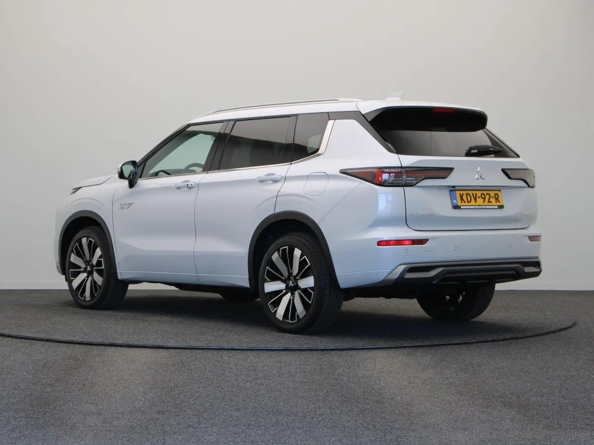 2.4 PHEV Instyle | Trekhaak | Stoelverwarming Voor en Achter | Elektrische Achterklep | Yamaha audio | Panoramadak | Stoelmassage |