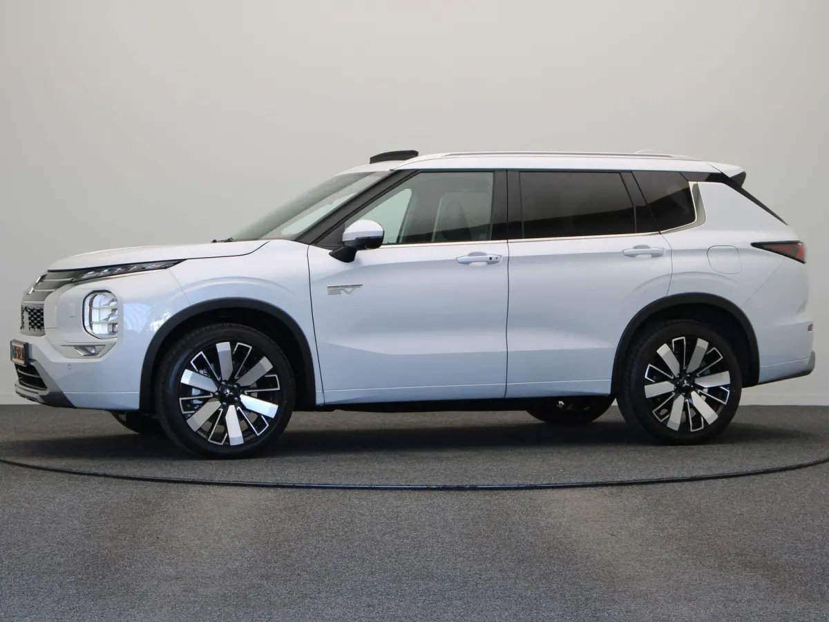 2.4 PHEV Instyle | Trekhaak | Stoelverwarming Voor en Achter | Elektrische Achterklep | Yamaha audio | Panoramadak | Stoelmassage |