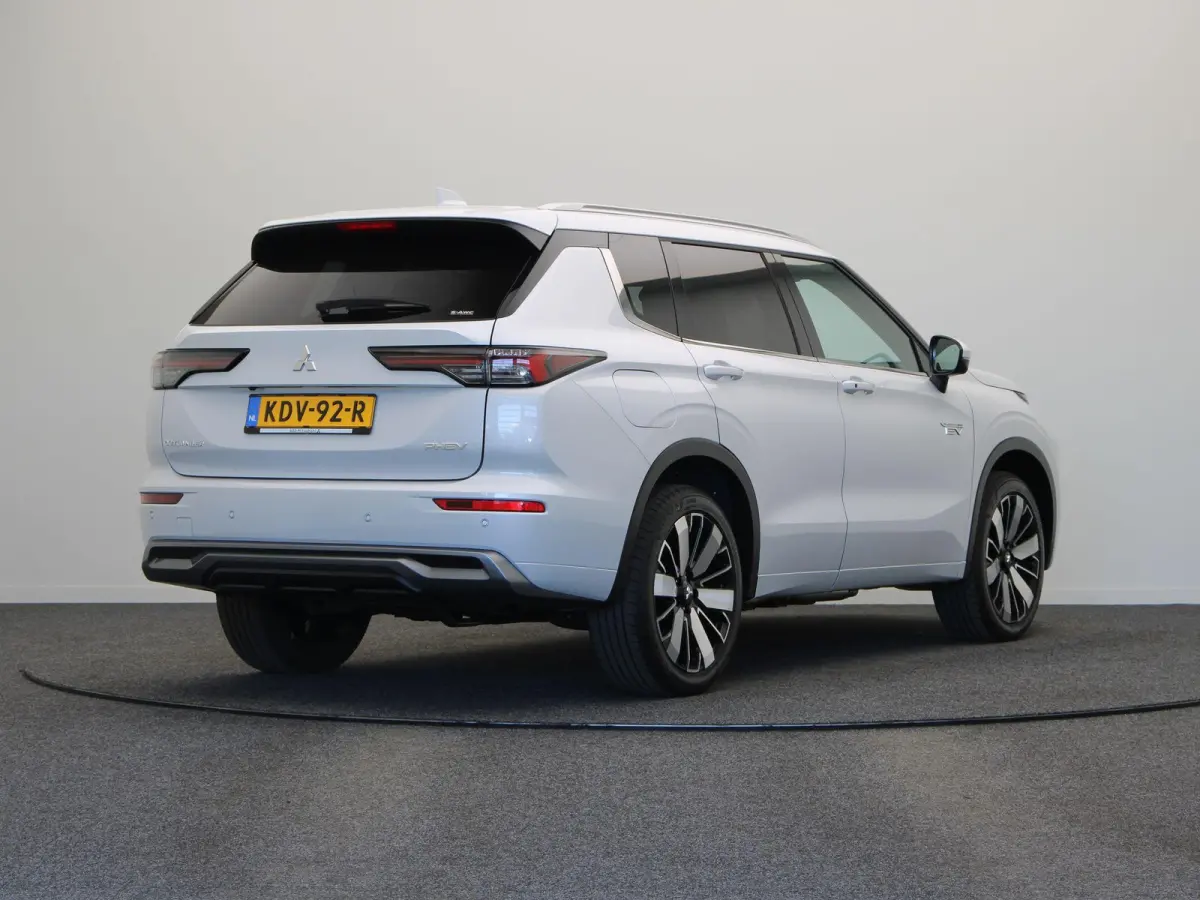 2.4 PHEV Instyle | Trekhaak | Stoelverwarming Voor en Achter | Elektrische Achterklep | Yamaha audio | Panoramadak | Stoelmassage |