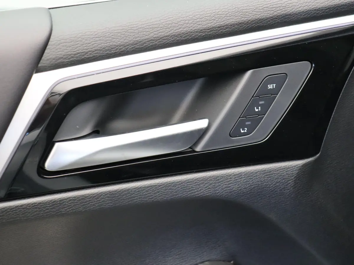 2.4 PHEV Instyle | Trekhaak | Stoelverwarming Voor en Achter | Elektrische Achterklep | Yamaha audio | Panoramadak | Stoelmassage |