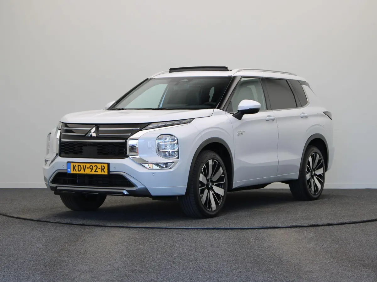 2.4 PHEV Instyle | Trekhaak | Stoelverwarming Voor en Achter | Elektrische Achterklep | Yamaha audio | Panoramadak | Stoelmassage |