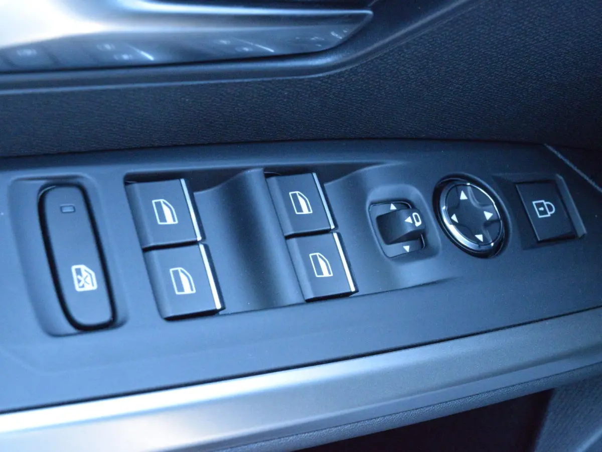1.6 plug-in Hybrid 225 GT l 360 camera l Schuif/ kanteldak l Elektrische AGR voorstoelen l