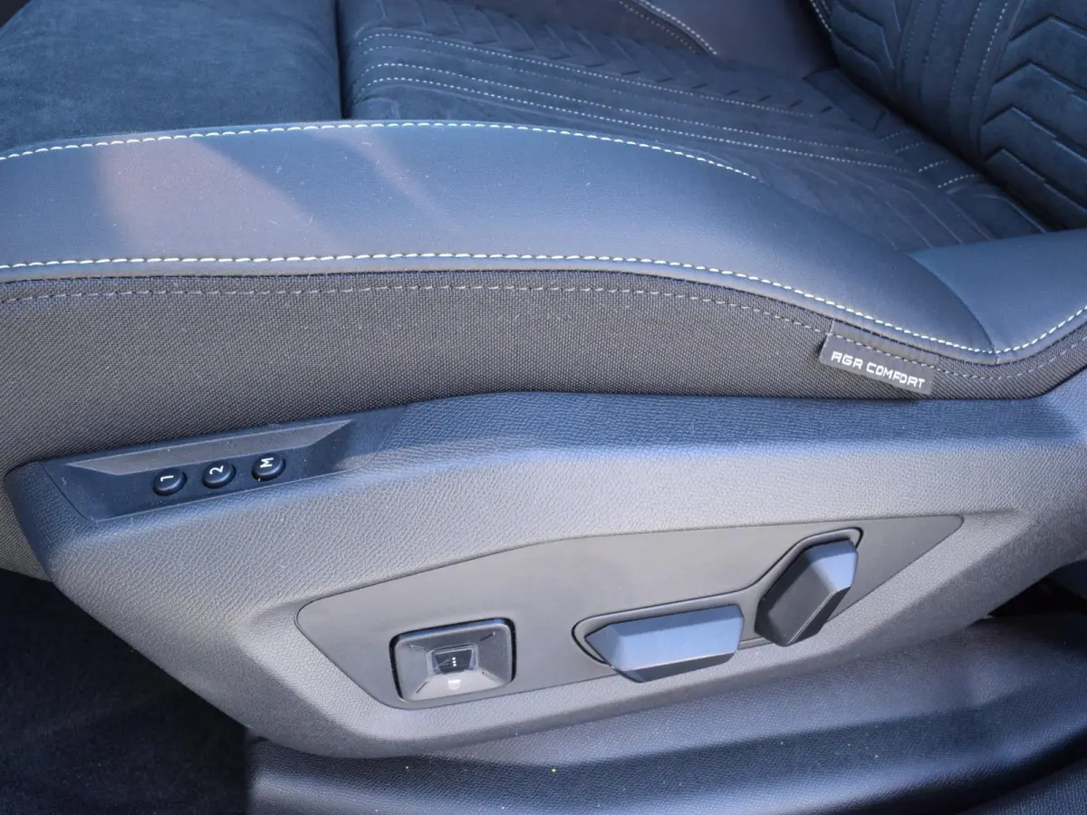1.6 plug-in Hybrid 225 GT l 360 camera l Schuif/ kanteldak l Elektrische AGR voorstoelen l