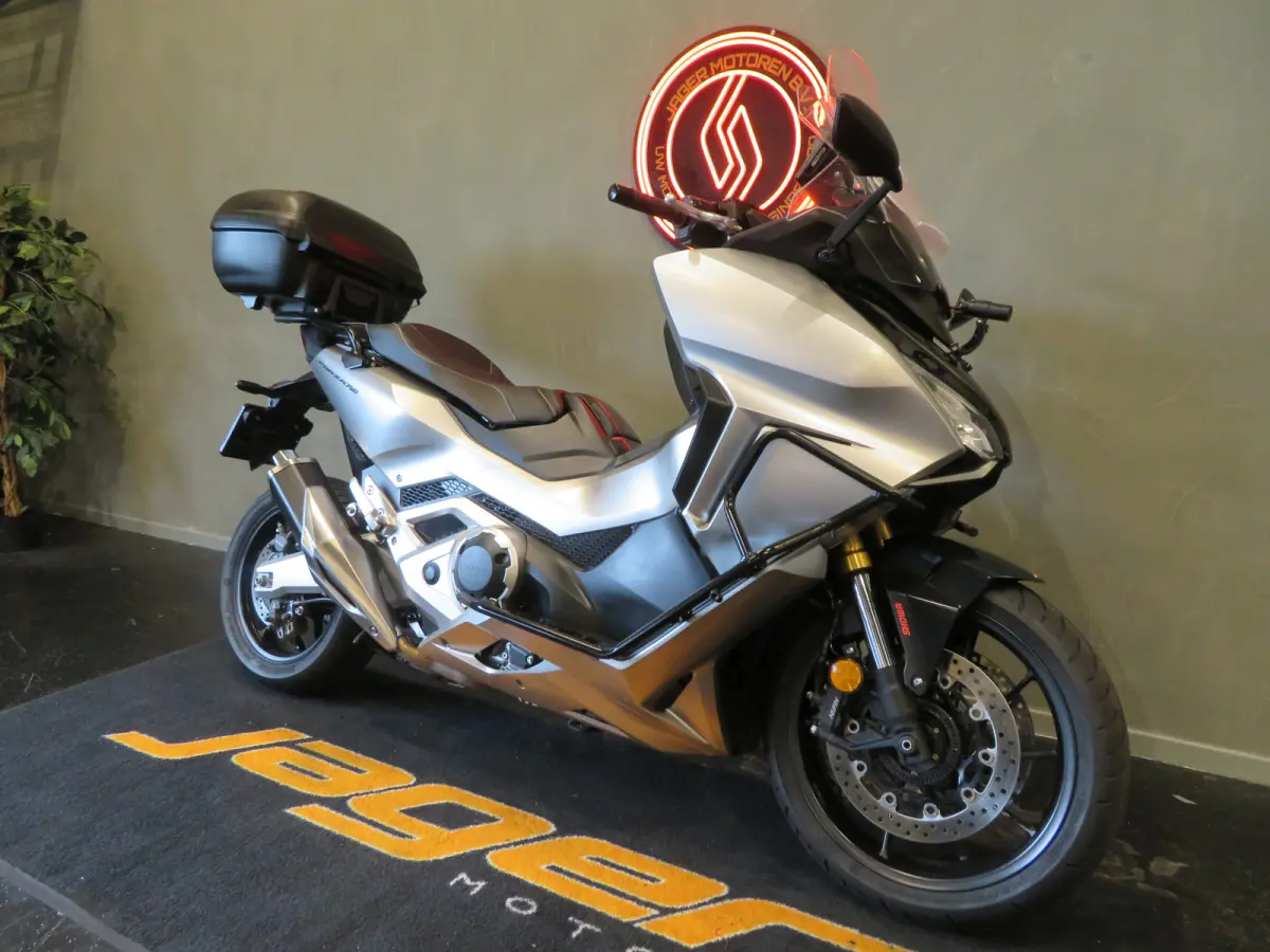 NSS 750 FORZA NIEUWSTAAT!!