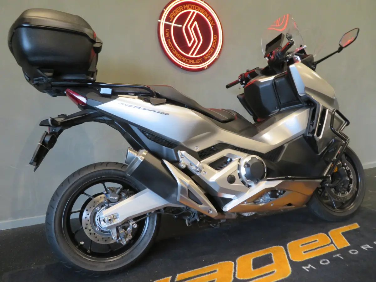 NSS 750 FORZA NIEUWSTAAT!!
