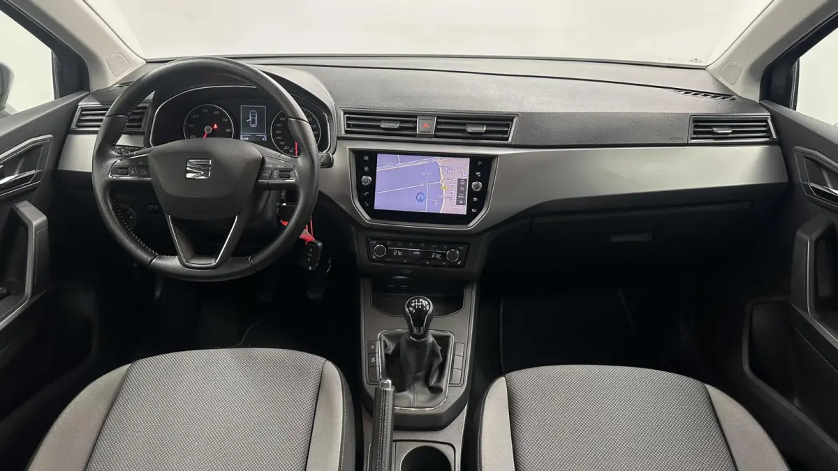 1.0 TSI Business Intense TREKHAAK NAVI CRUISE STOEL VERWARMING 85000 KM.
