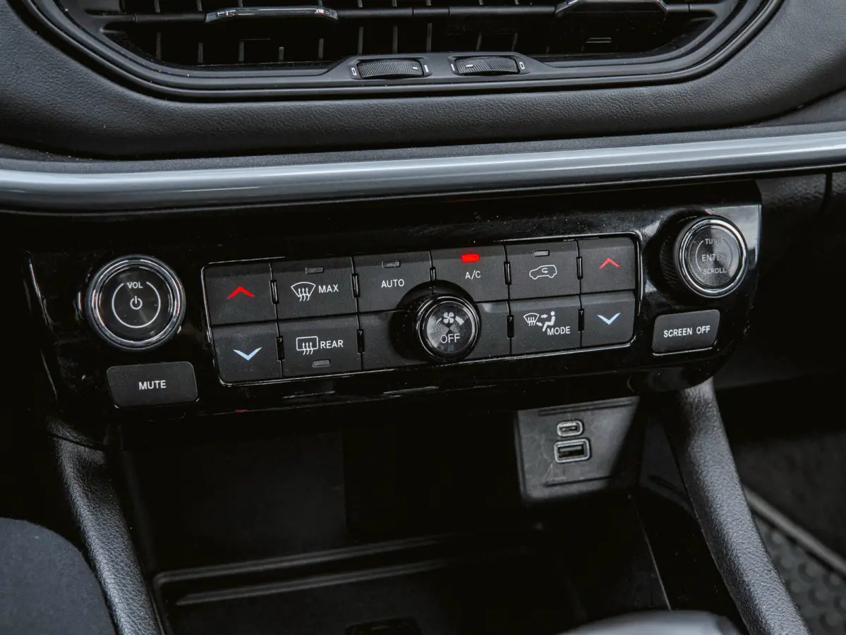 4xe 190 Plug-in Hybrid Limited | PANO | WINTERPAKKET | HALF LEDER | ADAPTIVE