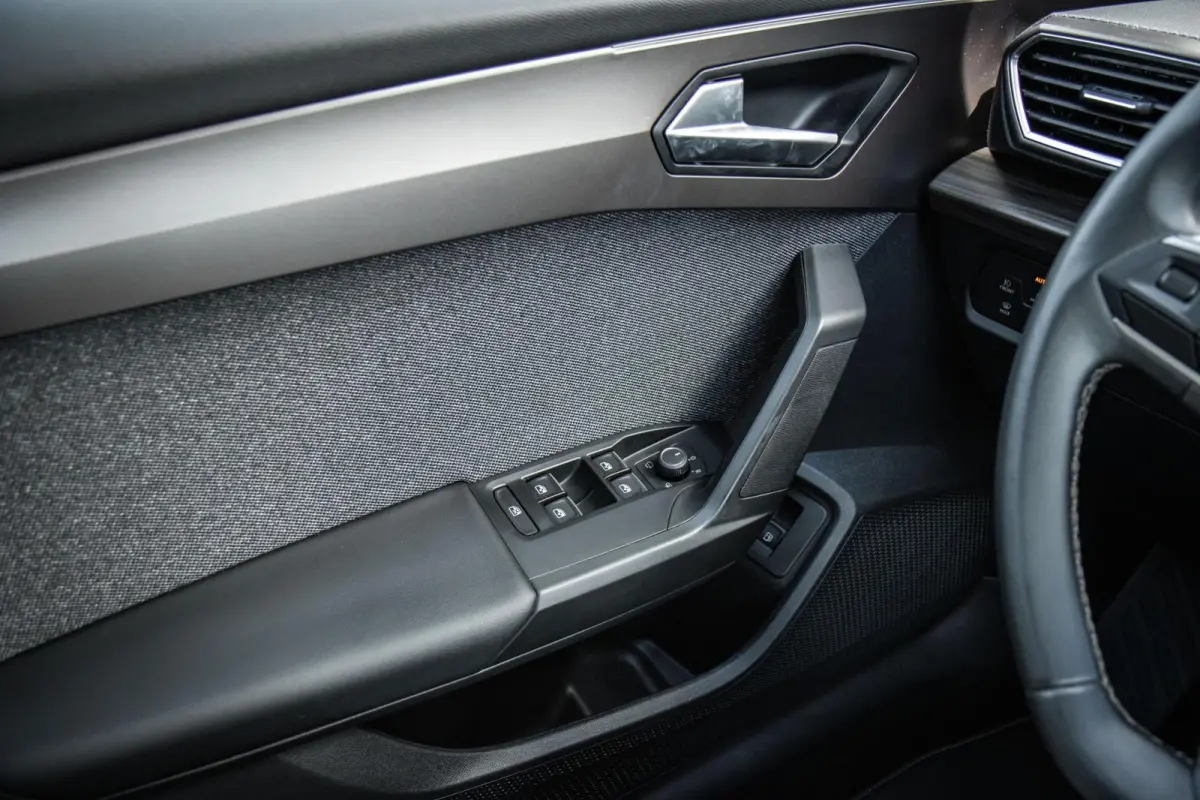 1.4 TSI eHybrid 204pk PHEV FR Business Intense | SoH 99% | Voorstoelen Verwarmd | full LED Koplampen | Apple Carplay/Android Auto