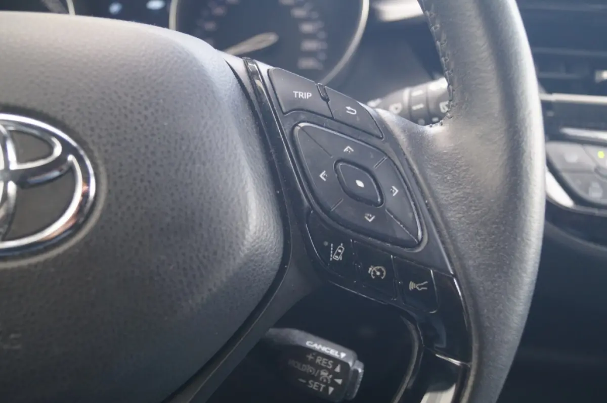 1.8 Hybrid Edition -LEER-NAVI-CAM-PDC-ECC-LED-