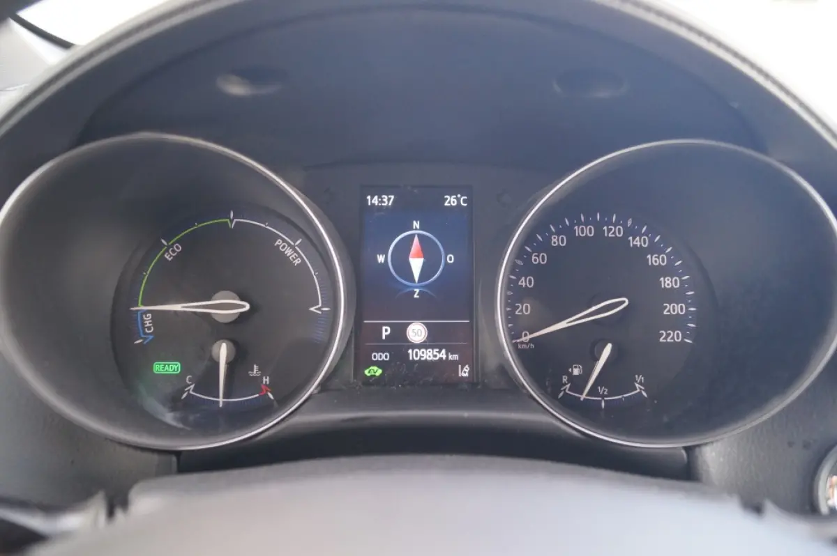 1.8 Hybrid Edition -LEER-NAVI-CAM-PDC-ECC-LED-