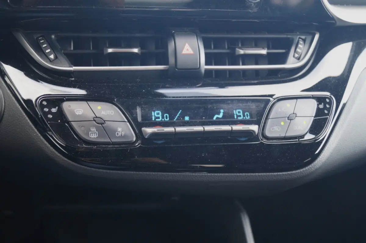 1.8 Hybrid Edition -LEER-NAVI-CAM-PDC-ECC-LED-