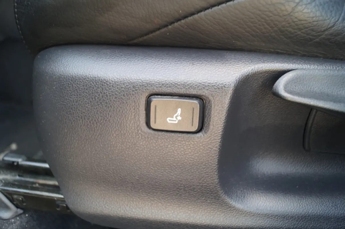 1.8 Hybrid Edition -LEER-NAVI-CAM-PDC-ECC-LED-