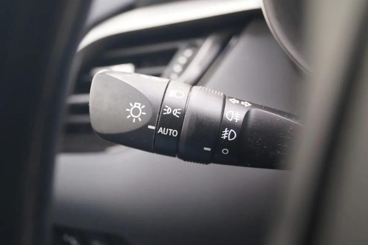 1.8 Hybrid Edition -LEER-NAVI-CAM-PDC-ECC-LED-