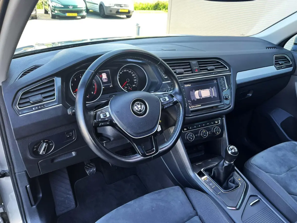 1.4 TSI 125pk Comfortline | Trekhaak | Panoramadak | Navigatie