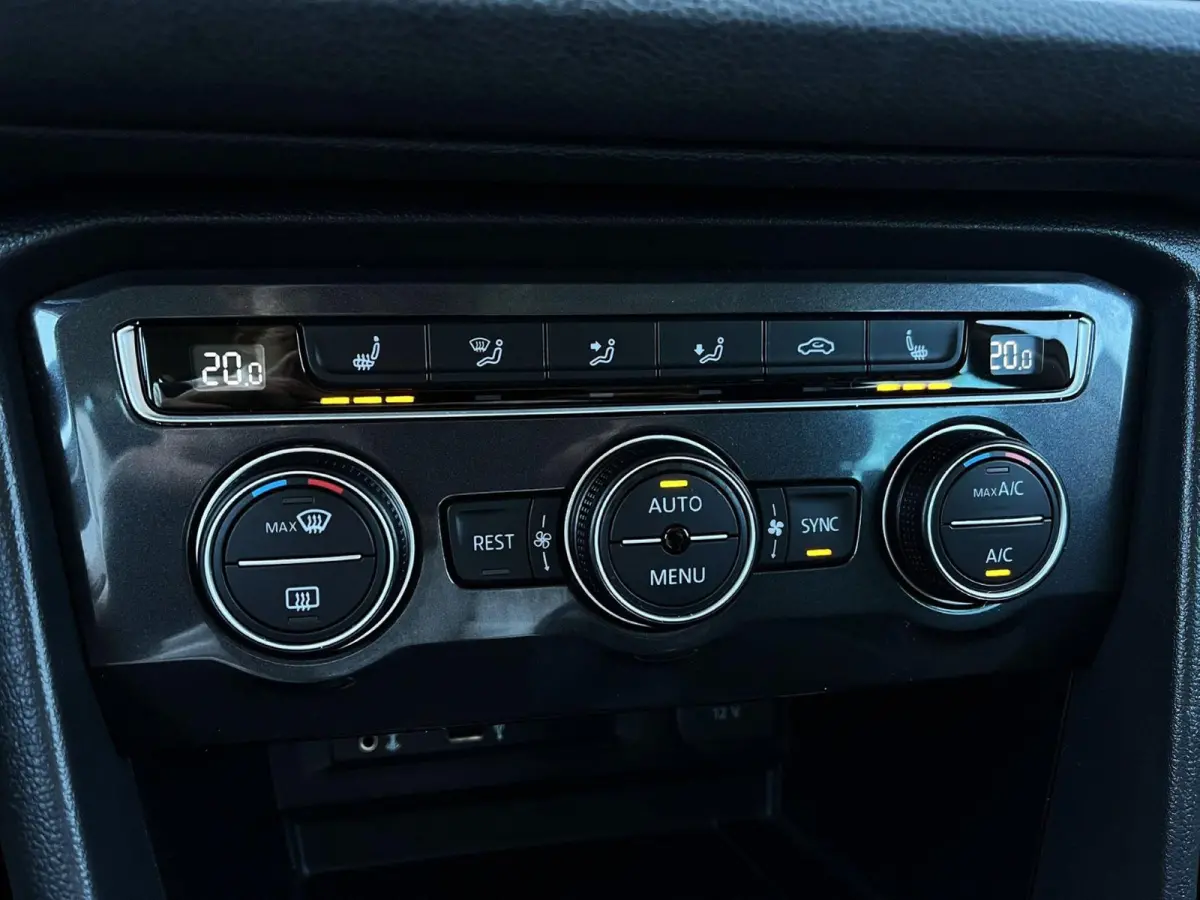 1.4 TSI 125pk Comfortline | Trekhaak | Panoramadak | Navigatie