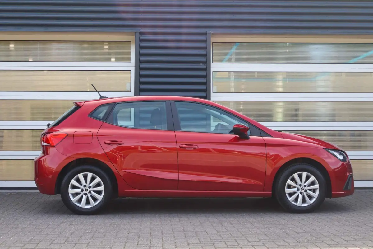 1.0 EcoTSI 95pk Style | All Season Banden | Parkeersensoren Achter | Cruise Control | Apple CarPlay/ Android Auto | Airco Automatische