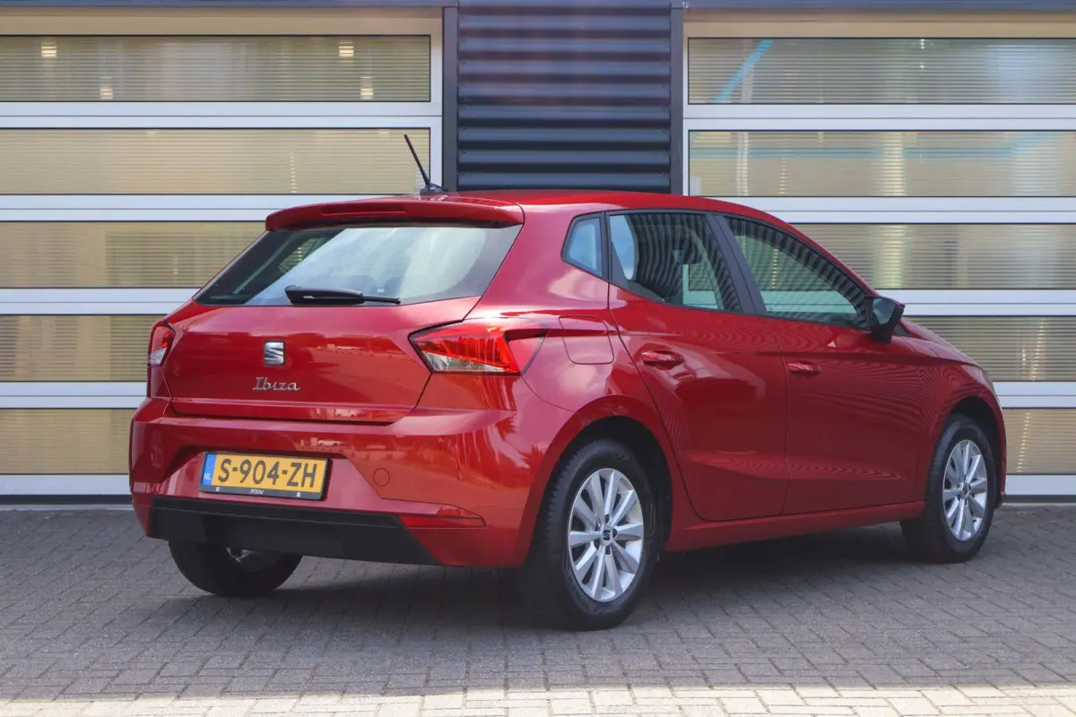 1.0 EcoTSI 95pk Style | All Season Banden | Parkeersensoren Achter | Cruise Control | Apple CarPlay/ Android Auto | Airco Automatische