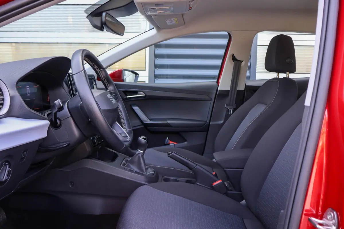 1.0 EcoTSI 95pk Style | All Season Banden | Parkeersensoren Achter | Cruise Control | Apple CarPlay/ Android Auto | Airco Automatische