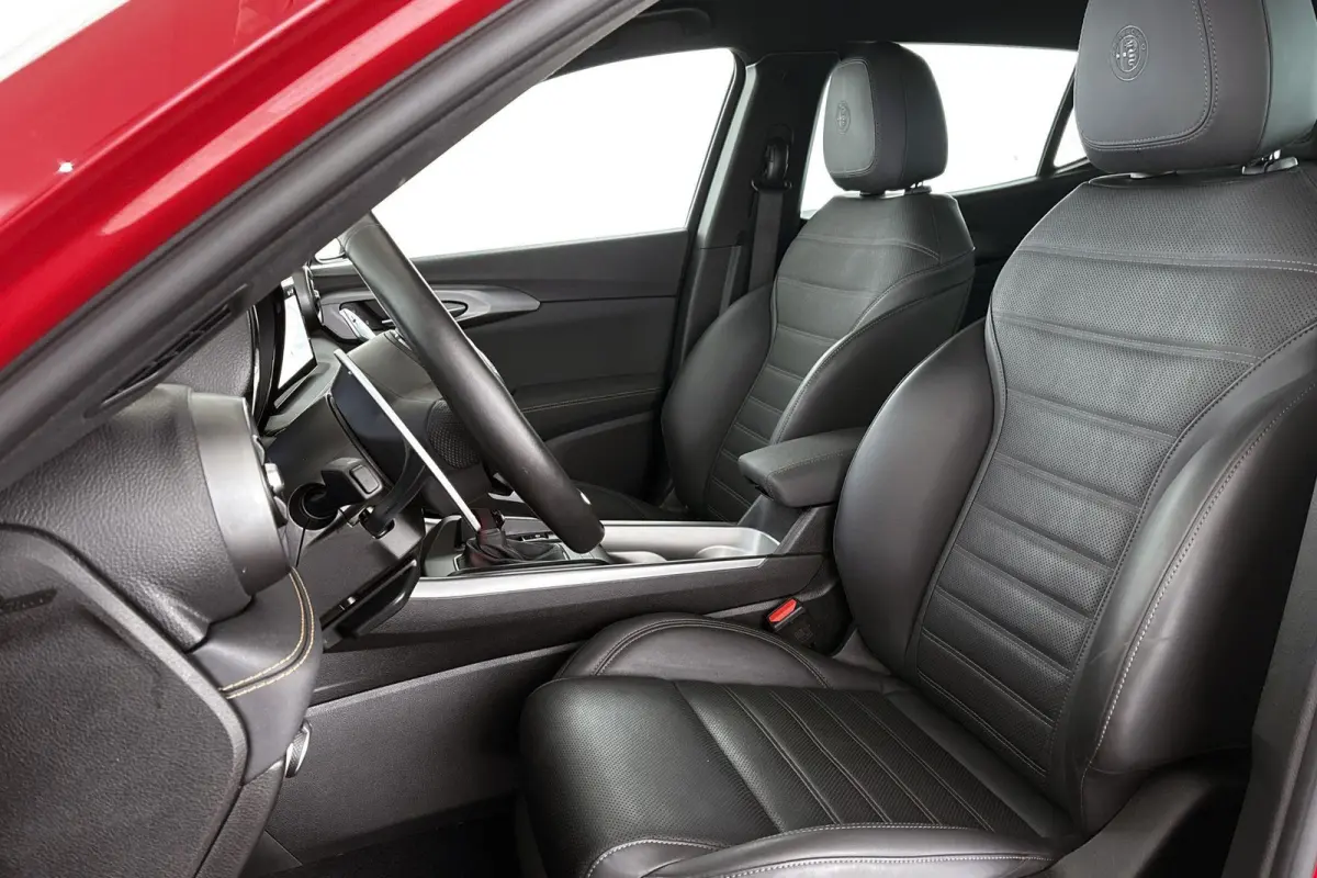 1.3T PHEV Veloce Technologie Pakket Stoelverwarming & Ventilatie Leder