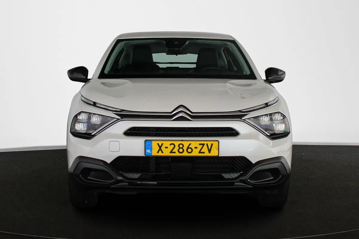 You 50 kWh Achteruitrijcamera Apple CarPlay Climate Control
