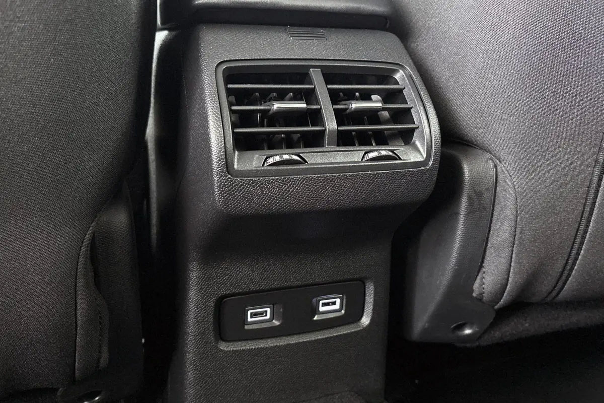 You 50 kWh Achteruitrijcamera Apple CarPlay Climate Control