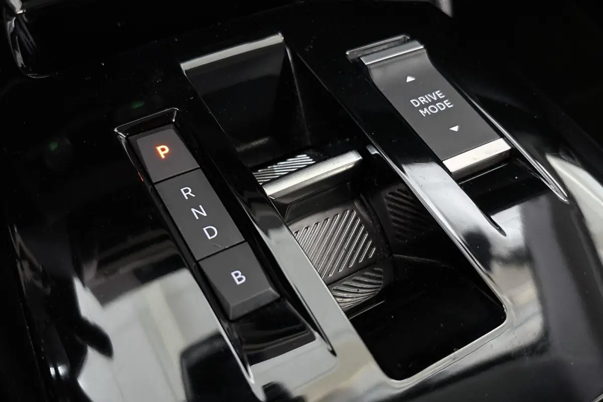 You 50 kWh Achteruitrijcamera Apple CarPlay Climate Control