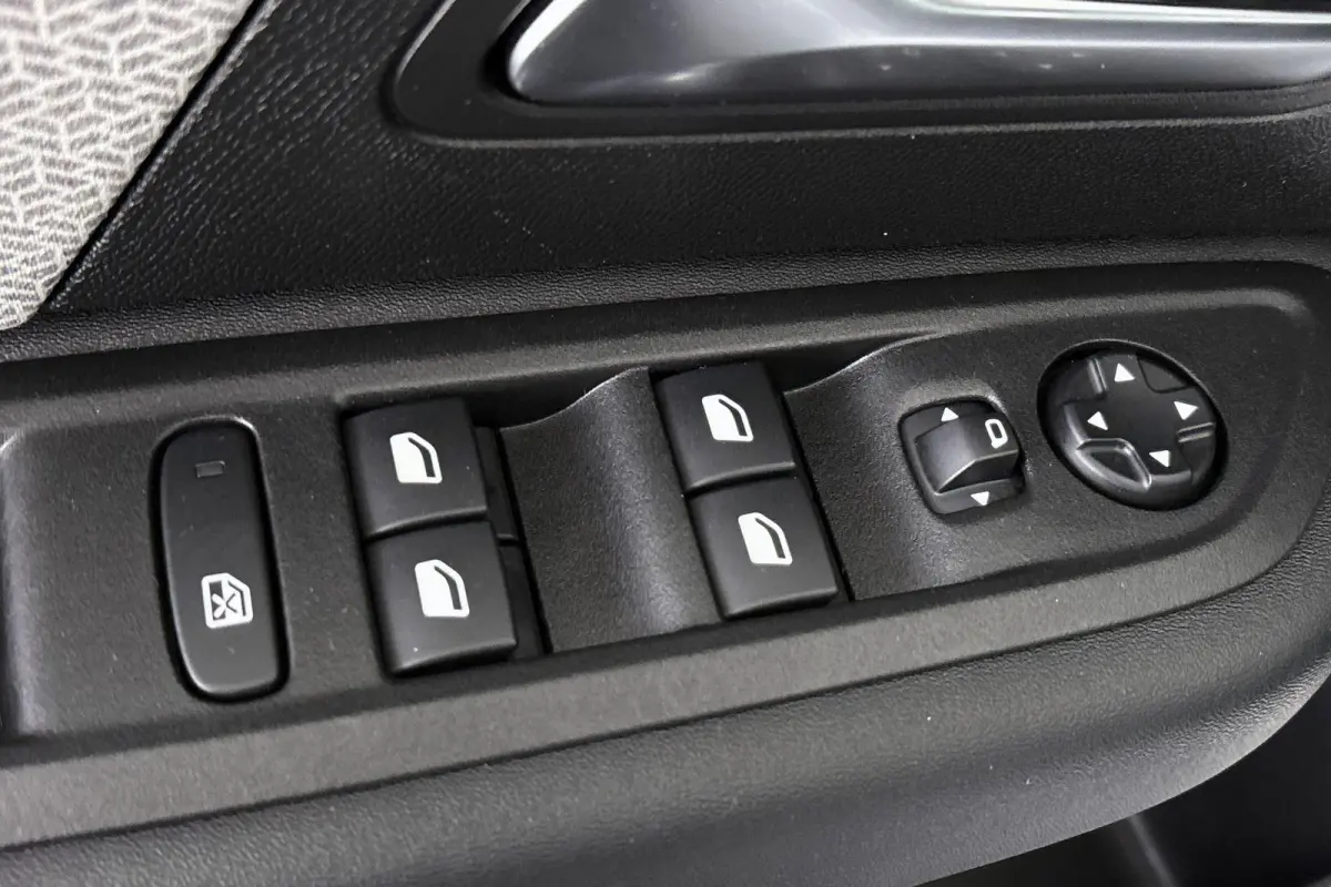 You 50 kWh Achteruitrijcamera Apple CarPlay Climate Control