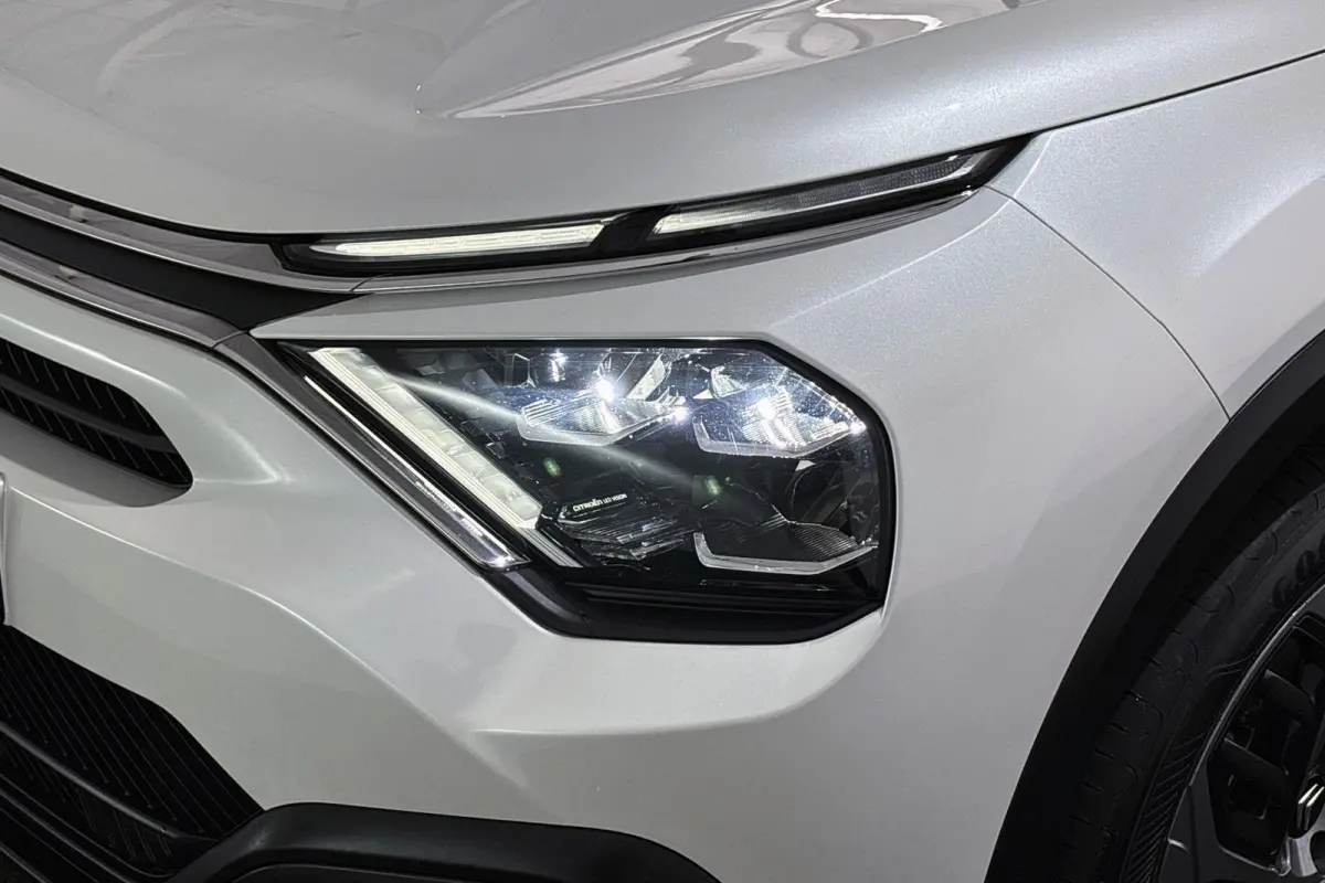 You 50 kWh Achteruitrijcamera Apple CarPlay Climate Control