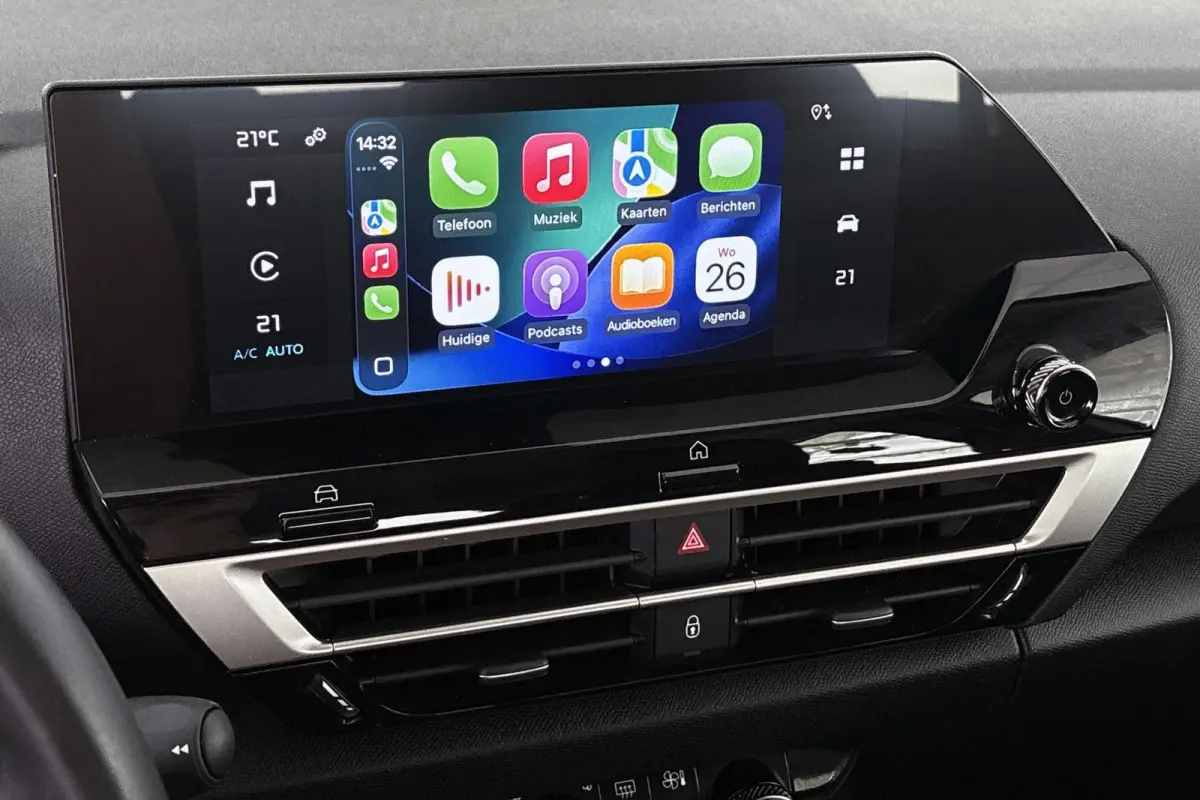 You 50 kWh Achteruitrijcamera Apple CarPlay Climate Control