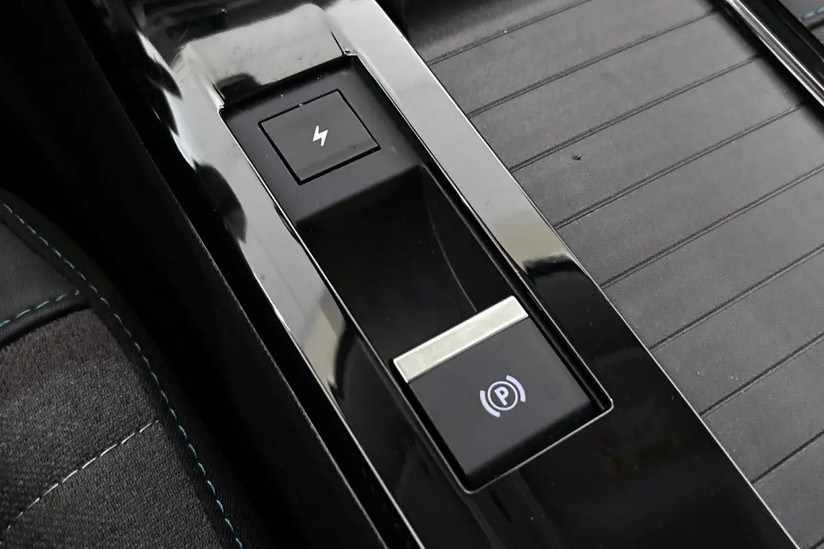 You 50 kWh Achteruitrijcamera Apple CarPlay Climate Control