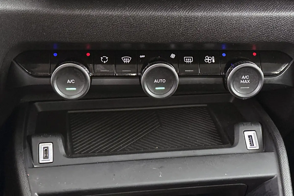 You 50 kWh Achteruitrijcamera Apple CarPlay Climate Control