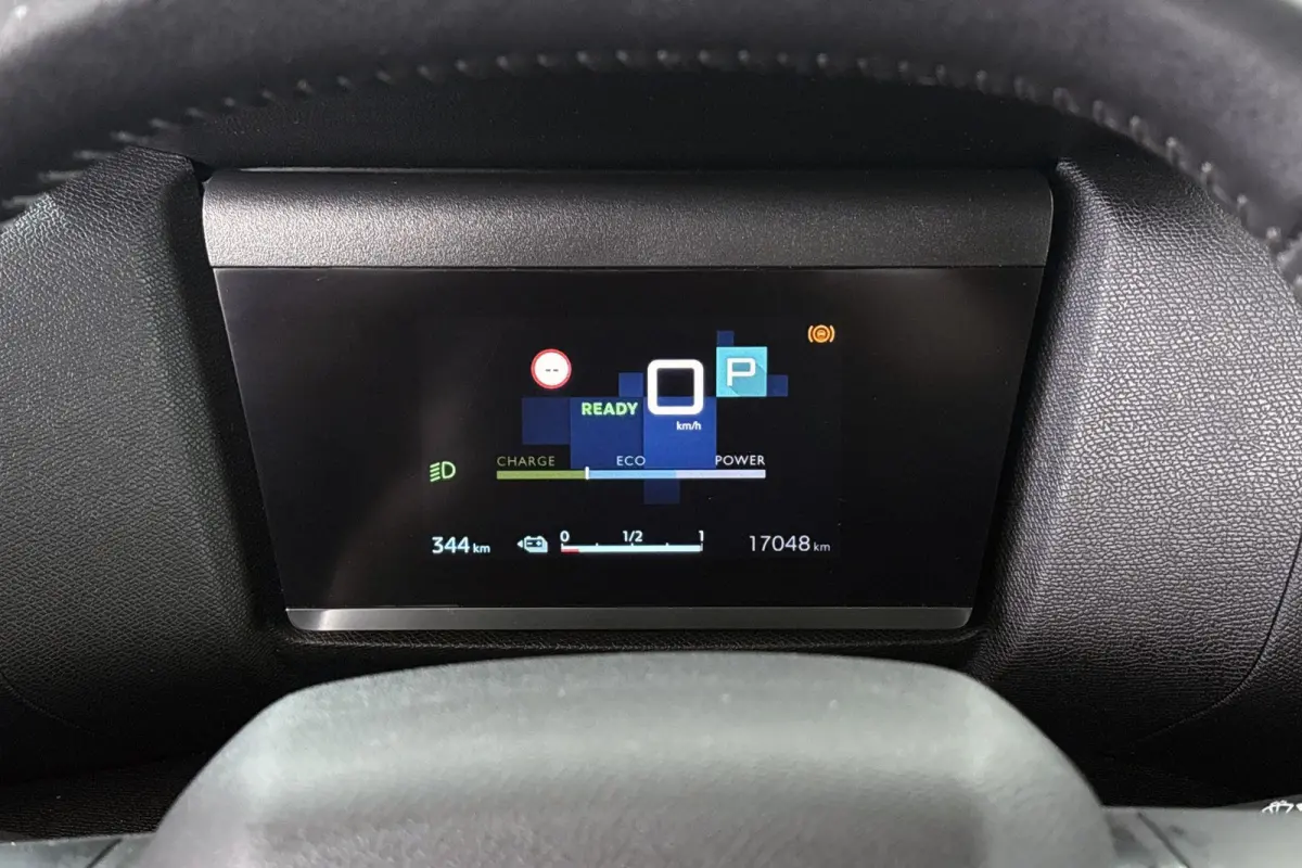 You 50 kWh Achteruitrijcamera Apple CarPlay Climate Control