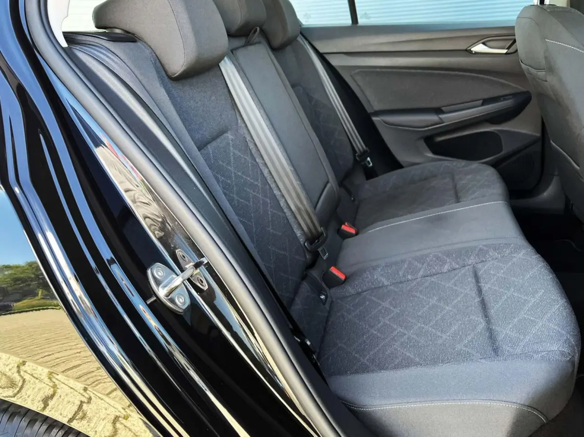 1.0 TSI 110pk Life | Navigatie | App Connect | Camera