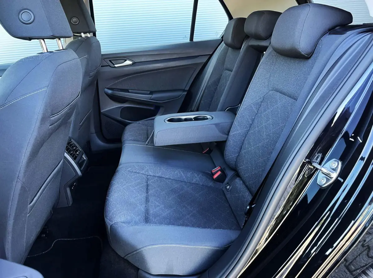 1.0 TSI 110pk Life | Navigatie | App Connect | Camera