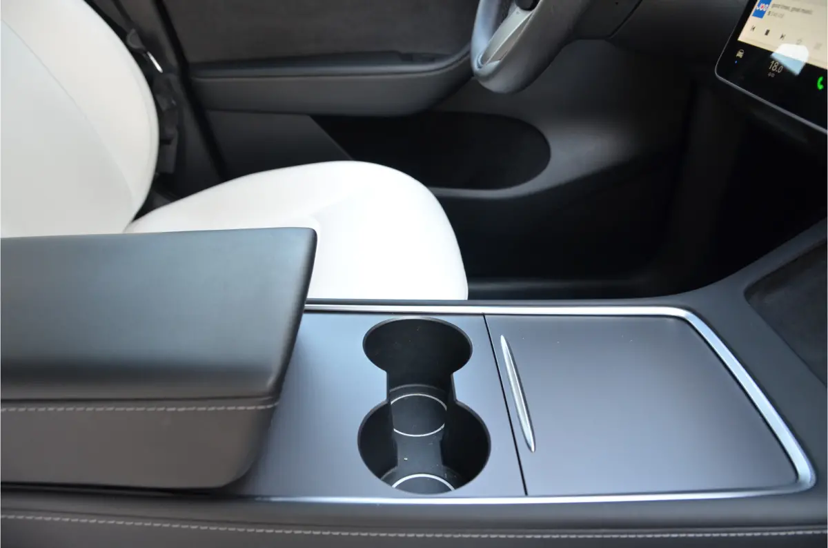 Long Range AWD 75 kWh Trekhaak (max 1.600kg), AutoPilot3.0