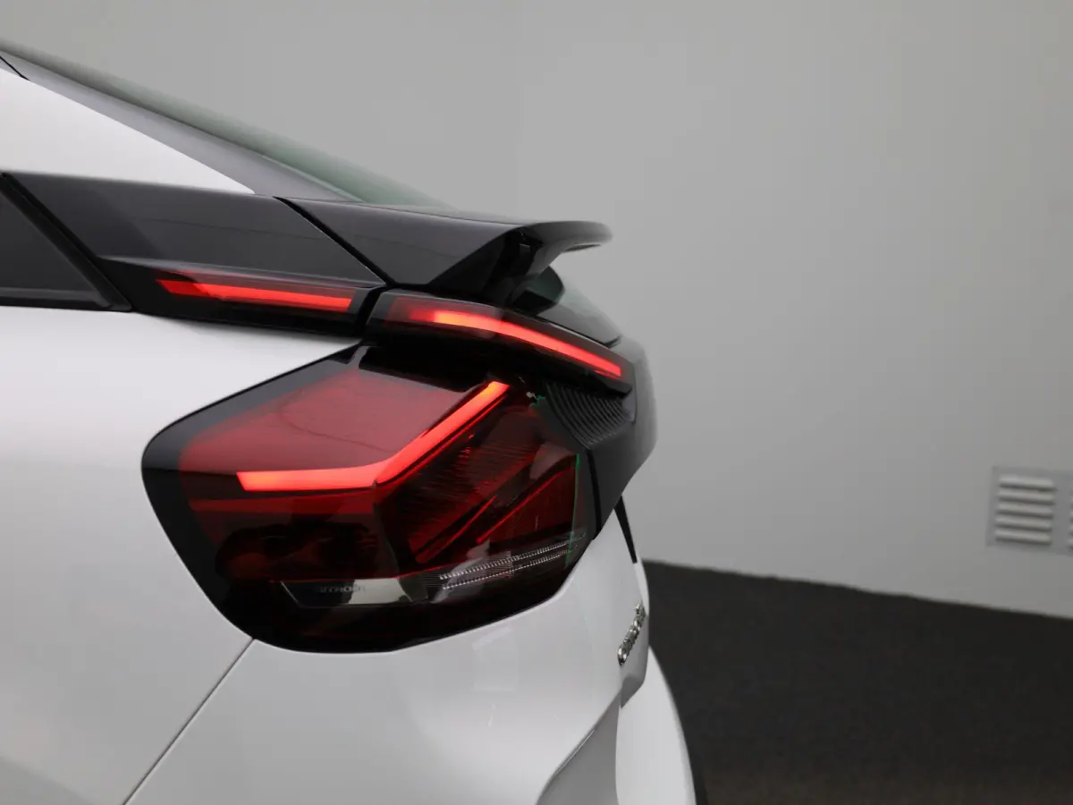 1.2 Puretech Live | Airconditioning | Bluetooth | Parkeersensoren | Lichtmetalen Velgen |