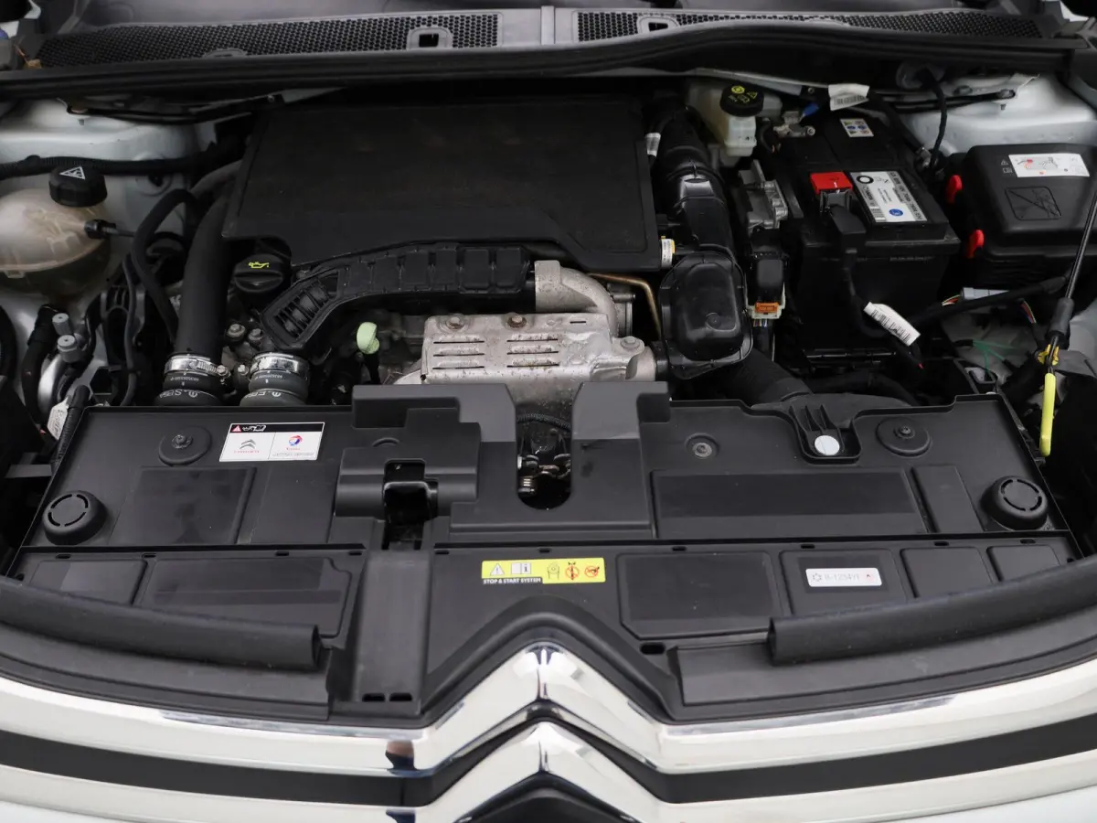 1.2 Puretech Live | Airconditioning | Bluetooth | Parkeersensoren | Lichtmetalen Velgen |