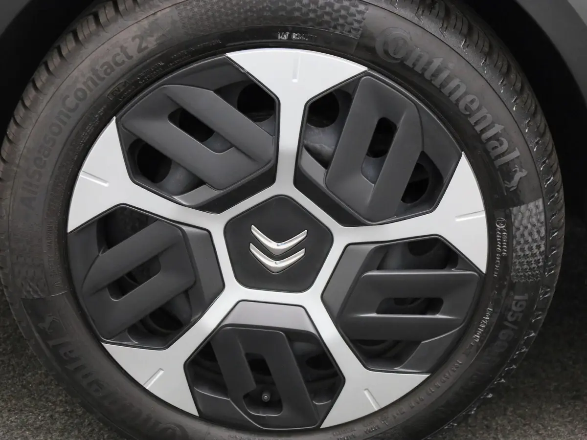 1.2 Puretech Live | Airconditioning | Bluetooth | Parkeersensoren | Lichtmetalen Velgen |