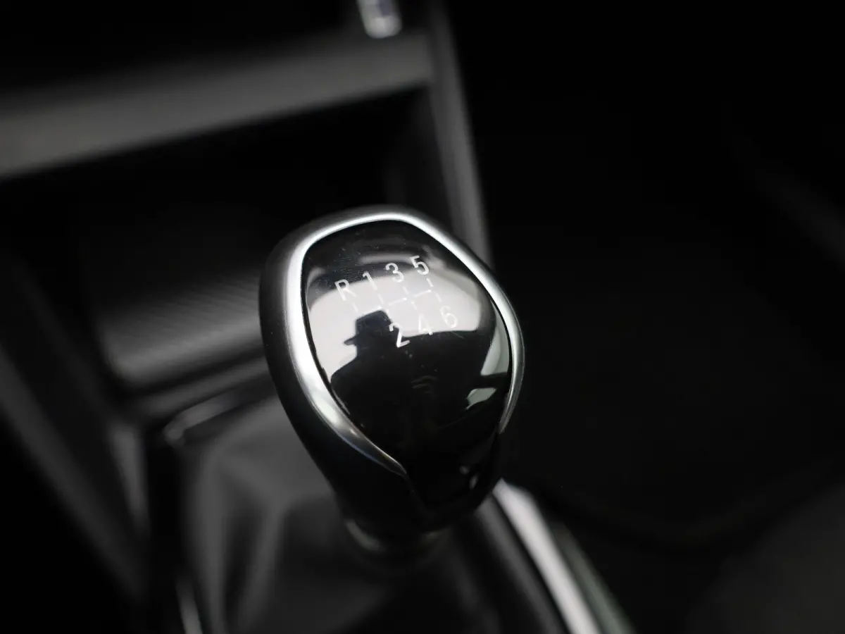 1.2 Puretech Live | Airconditioning | Bluetooth | Parkeersensoren | Lichtmetalen Velgen |
