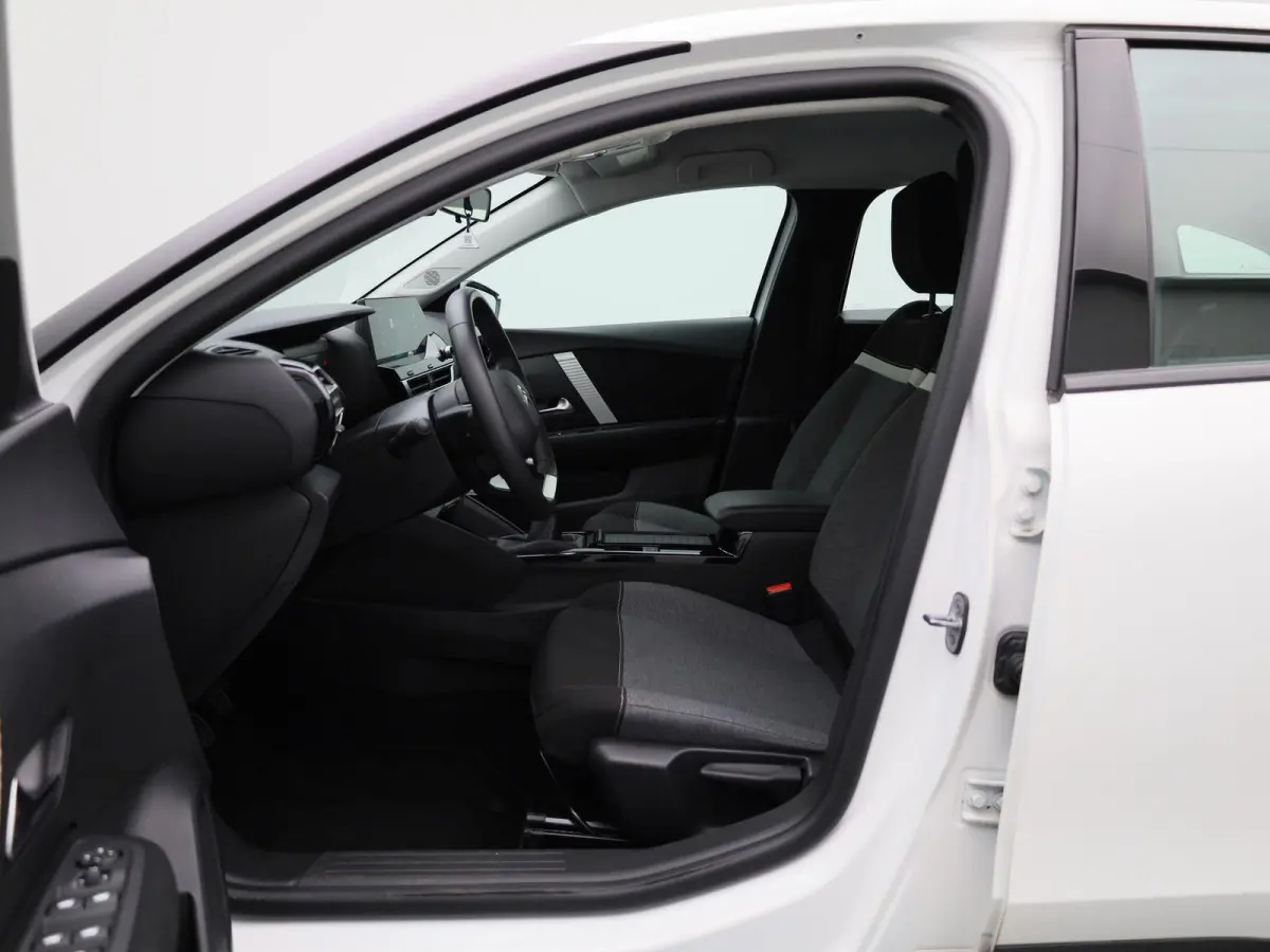 1.2 Puretech Live | Airconditioning | Bluetooth | Parkeersensoren | Lichtmetalen Velgen |